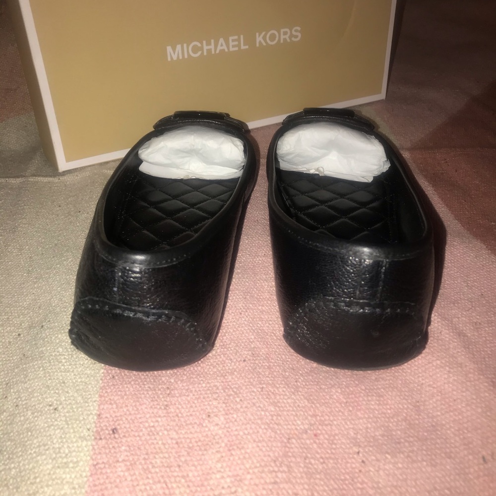 Michael Kors Lillie Flats - Picture 2 of 5
